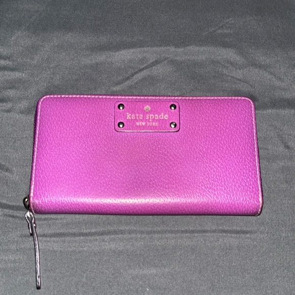 Kate Spade large wallet - Picture 1 of 8